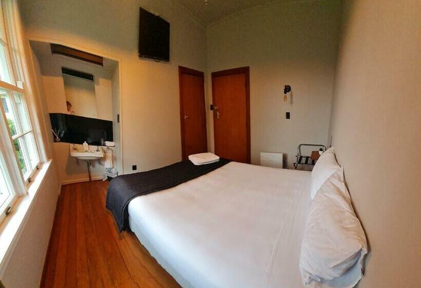 מוטל Royal Matawhero