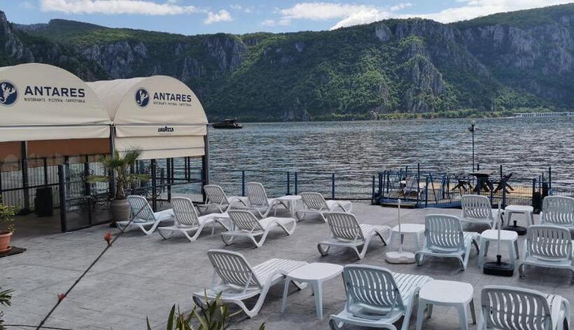 Пансион Anacor