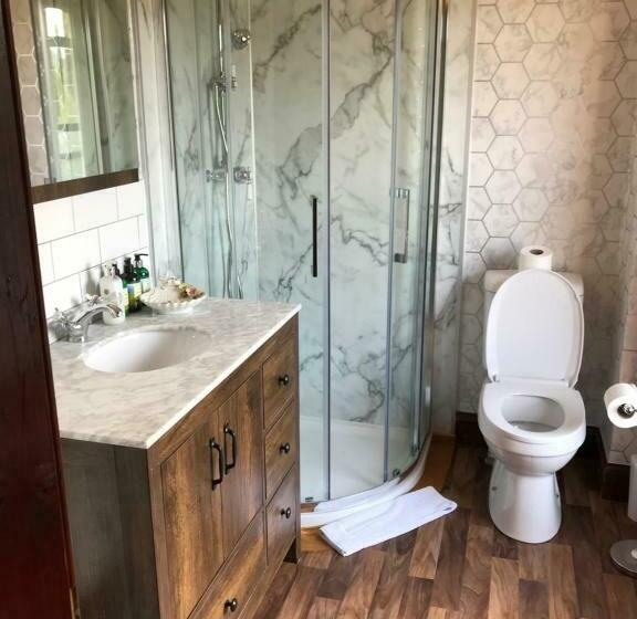 פנסיון Cavell House