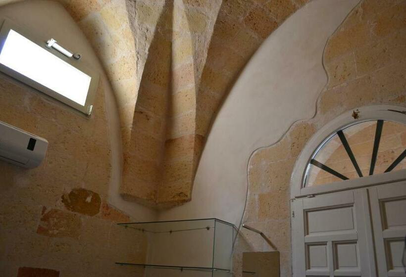 פנסיון Depandance Economy