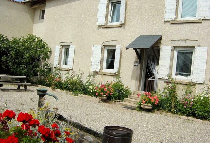 פנסיון Gites Du Cheron   Speak French Only