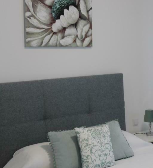 بنسيون Girassol Alojamento Local