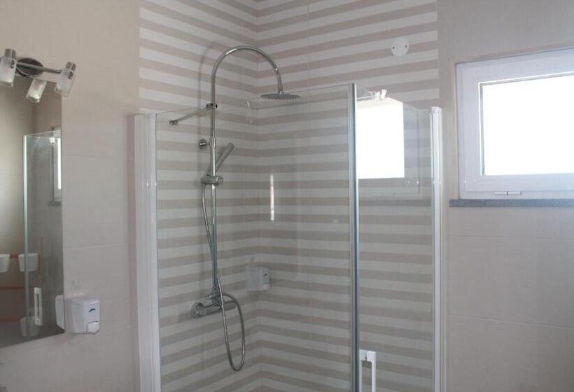 بنسيون Girassol Alojamento Local