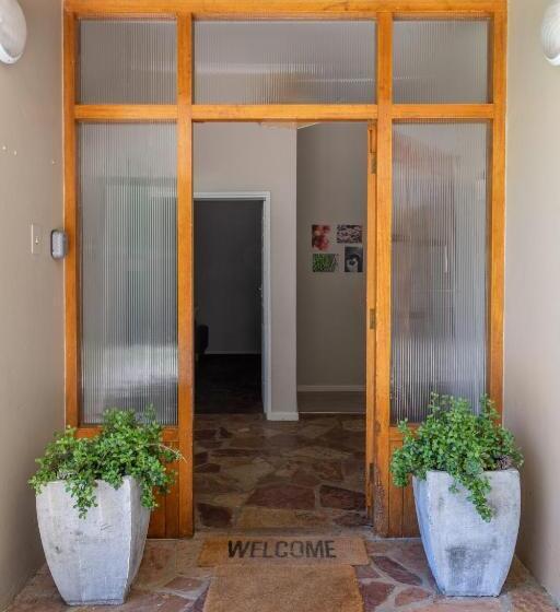 بنسيون Hoogwater Family House