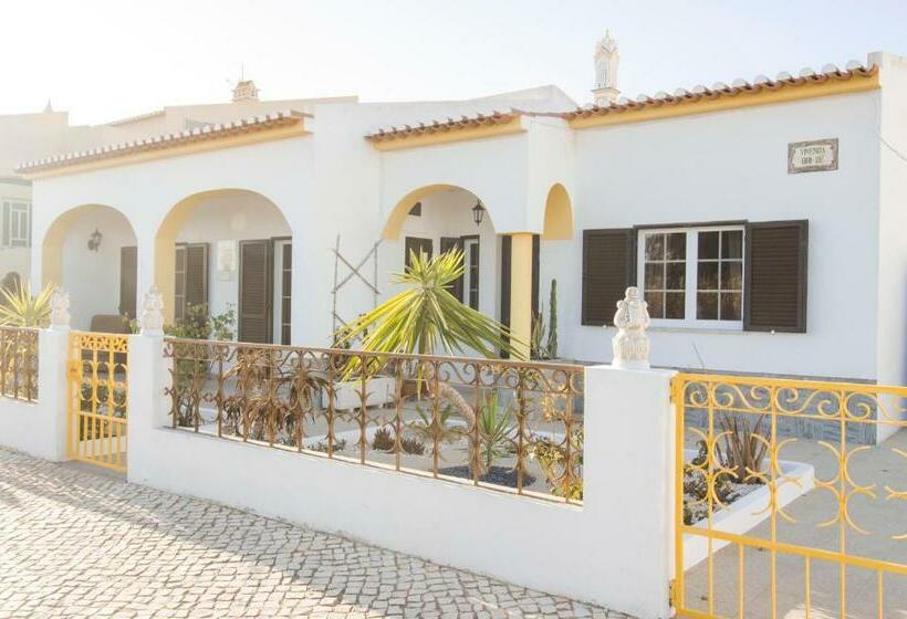 פנסיון Lemontree Eco Surfhouse