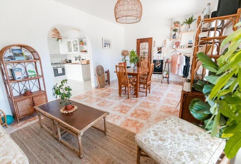 פנסיון Lemontree Eco Surfhouse