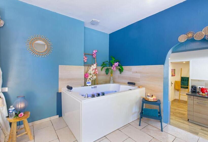 بنسيون Appartement Jacuzzi 4 étoiles   Love Room Beauté