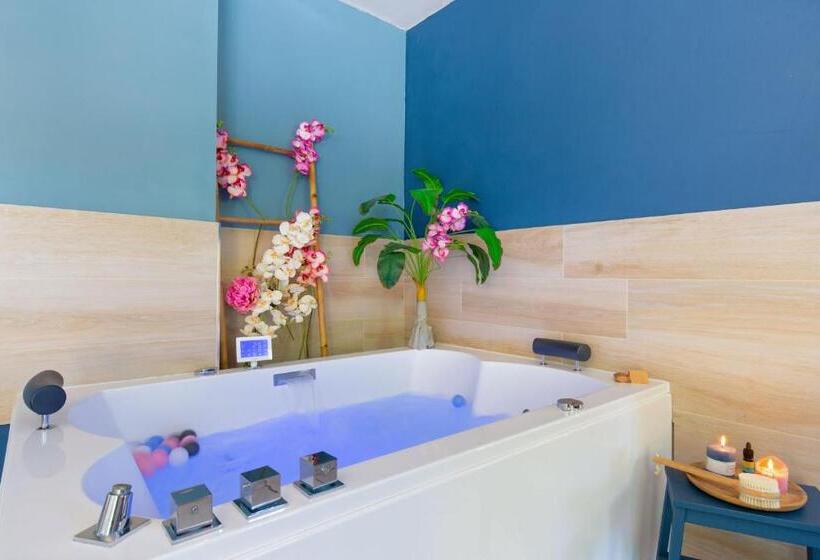 بنسيون Appartement Jacuzzi 4 étoiles   Love Room Beauté