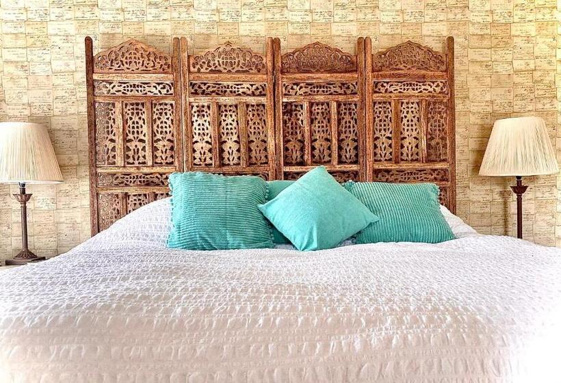 Пансион Luxurious, Fabulous, Fun, Contemporary Suite In Retreat Centre