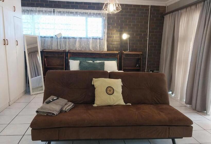 Пансион Lydiana Guesthouse