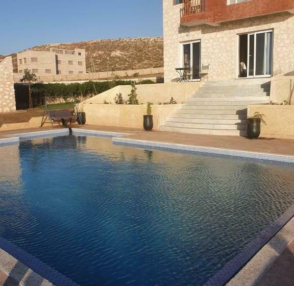 פנסיון Riad Anis