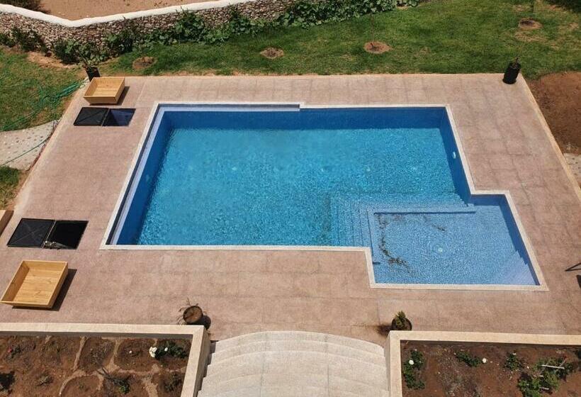 פנסיון Riad Anis