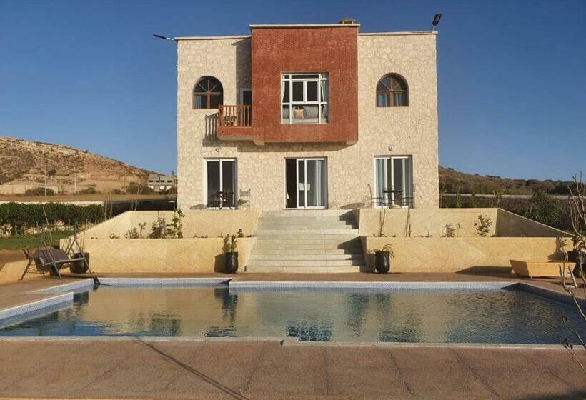 פנסיון Riad Anis