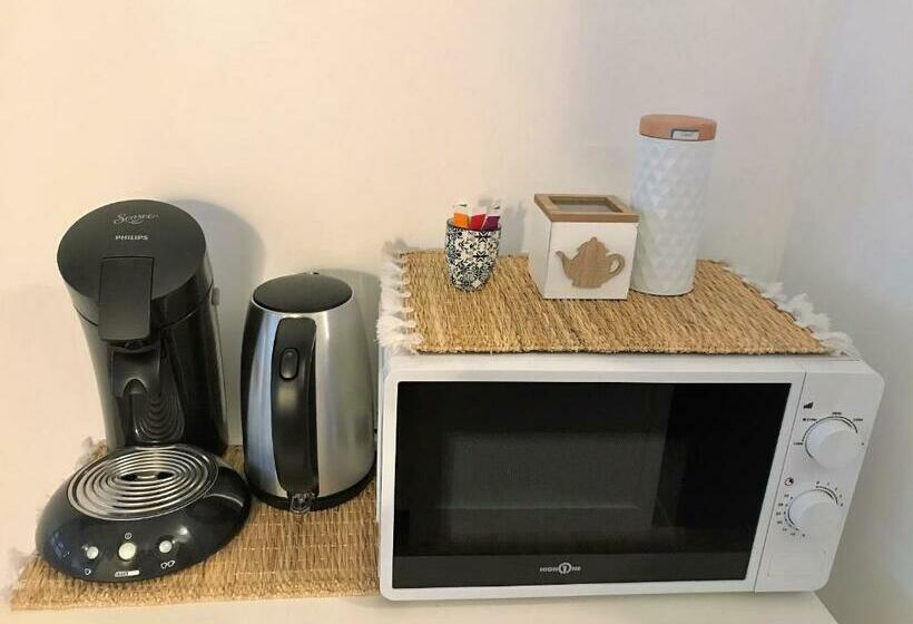 펜션 Studiocaroline44, 2 Studios Entre La Ville Et La Mer, Parking, Cuisine, Moins De 15min De L Aéroport