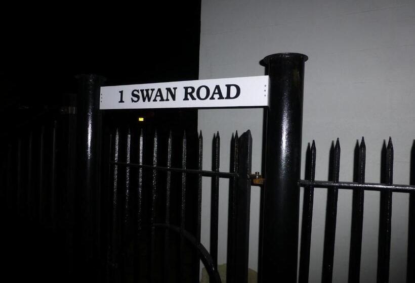 膳宿费 Swan Guest House London Heathrow