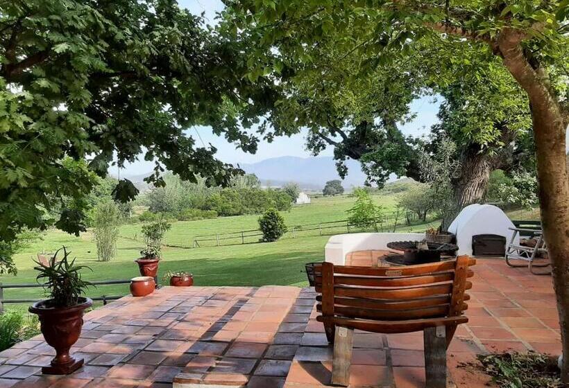 بنسيون Zeekoegat Historical Homestead