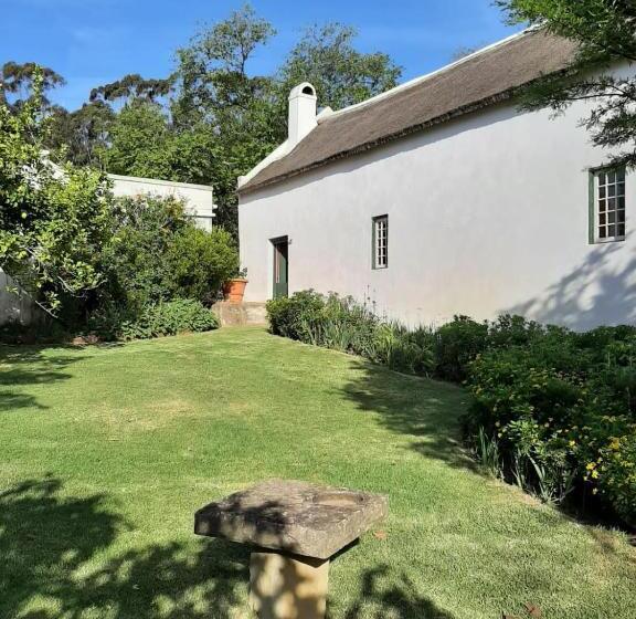 بنسيون Zeekoegat Historical Homestead