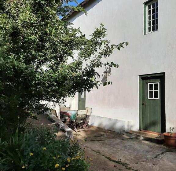 بنسيون Zeekoegat Historical Homestead