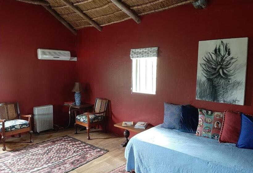 بنسيون Zeekoegat Historical Homestead