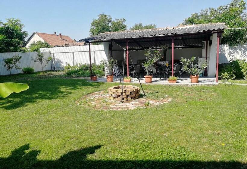 פנסיון Zsuzsanna Vendégház