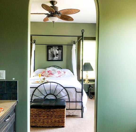 Wolf Creek Bed And Breakfast