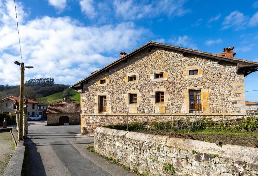 Apartamentos Los Edules