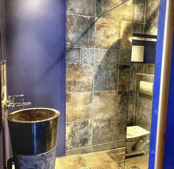 ベッドアンドブレックファースト Azal1889