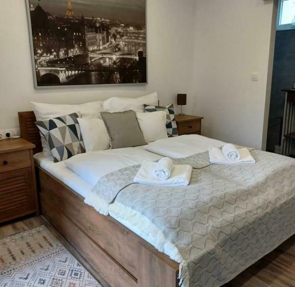 ベッドアンドブレックファースト Adamkó Borkert Ház