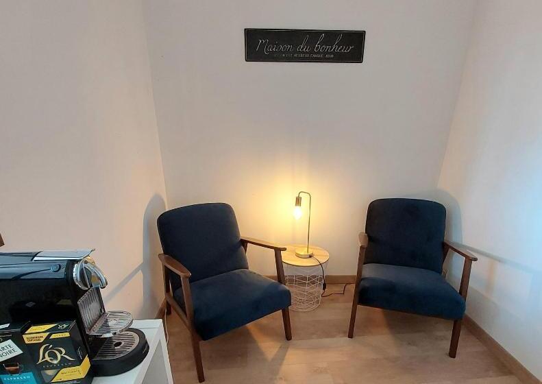 مبيت وإفطار Emilie Une Nuit   3 Chambres Au 2e étage   Maison Avec Chats