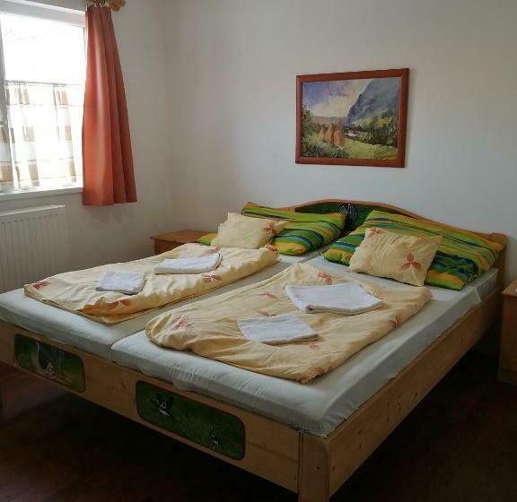 مبيت وإفطار Gomba Panzió