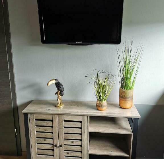 مبيت وإفطار Les Suites De Meiz