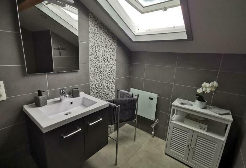 مبيت وإفطار Les Suites De Meiz