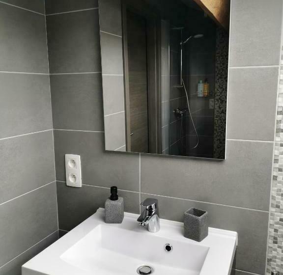 مبيت وإفطار Les Suites De Meiz