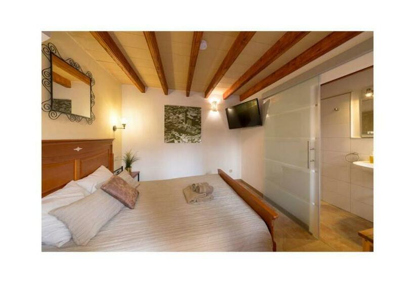 Boutique Hostal Born53 Im Stadtkern Von Llucmajor, Mallorca