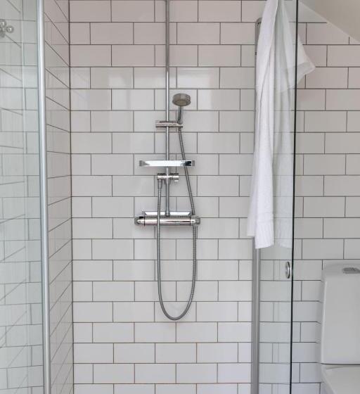 فندق Bergs Gård & Hållsvikens Gård