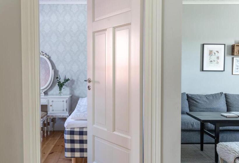 فندق Bergs Gård & Hållsvikens Gård