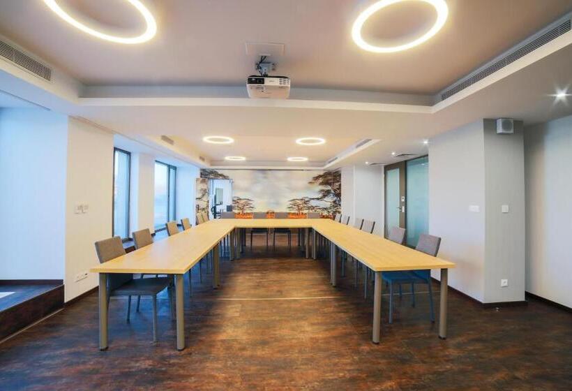 هتل Hendi Centrum