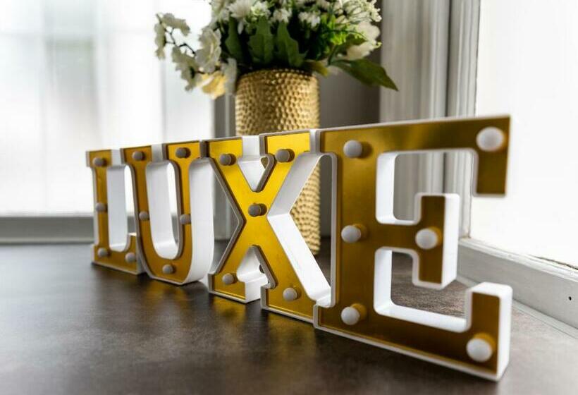 호텔 Luxe Suites Boutique