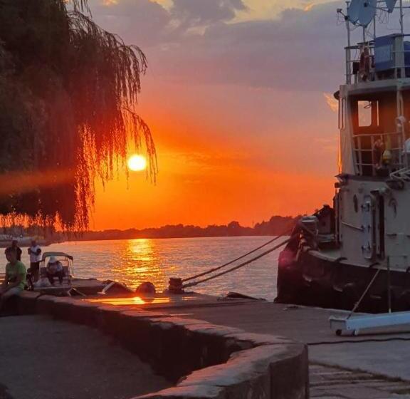 فندق Prestige House