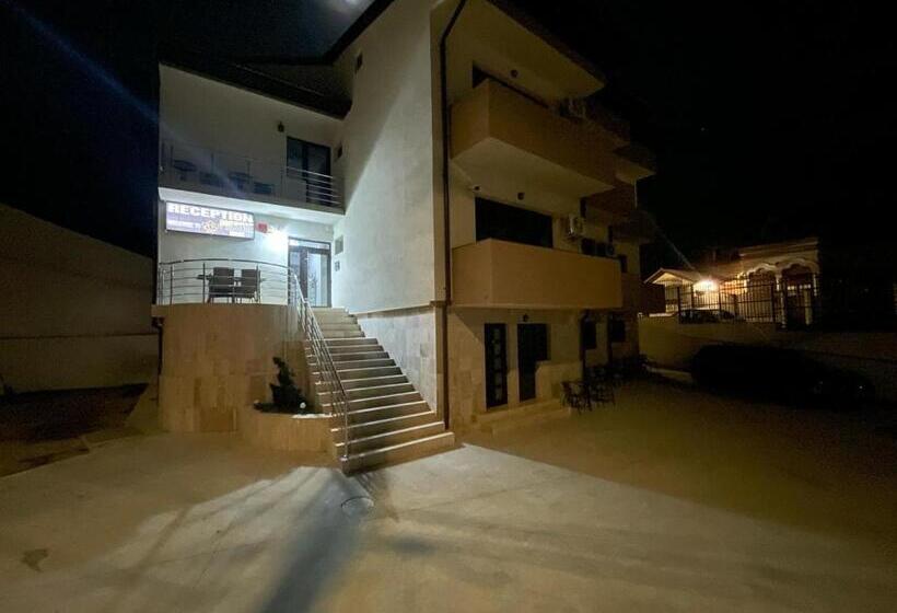 فندق Prestige House