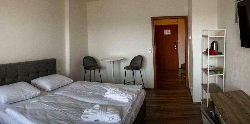 Ubytování Hanka V Hotelovém Pokoji C408 Top View