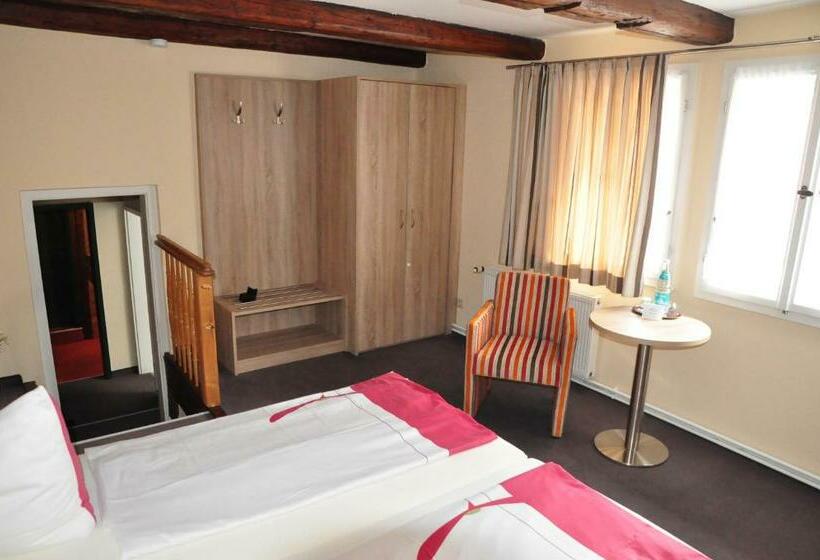 בית מלון כפרי Zum Schloss