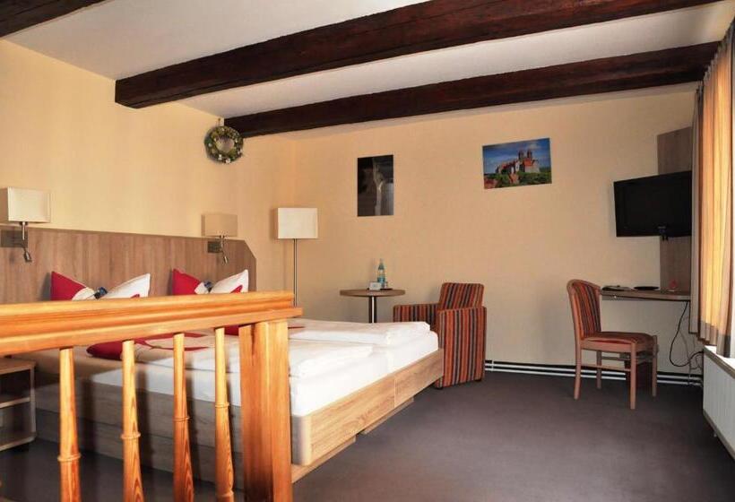 בית מלון כפרי Zum Schloss