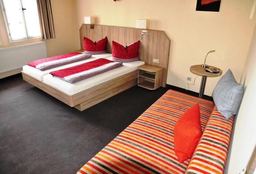 בית מלון כפרי Zum Schloss