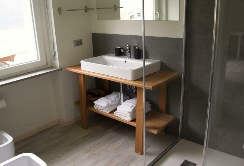 L Oura B&b