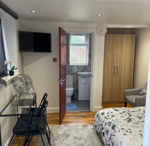 بنسيون Adorable Guest House