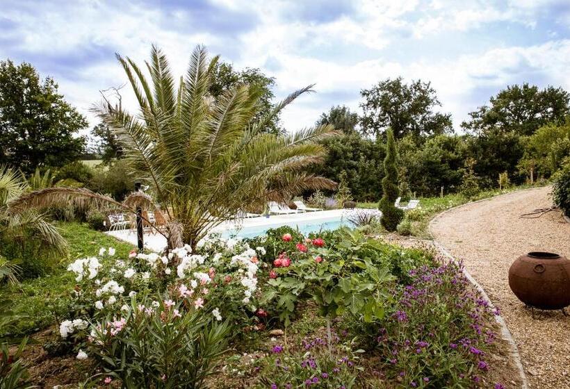 ペンション La Fontaine Du Mont