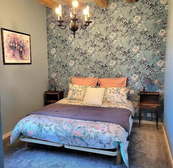 ペンション La Fontaine Du Mont