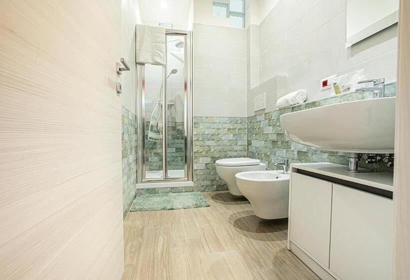 Пансион Mola’s Square House