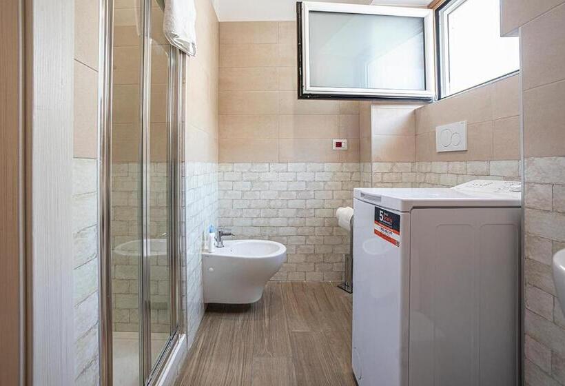 Пансион Mola’s Square House